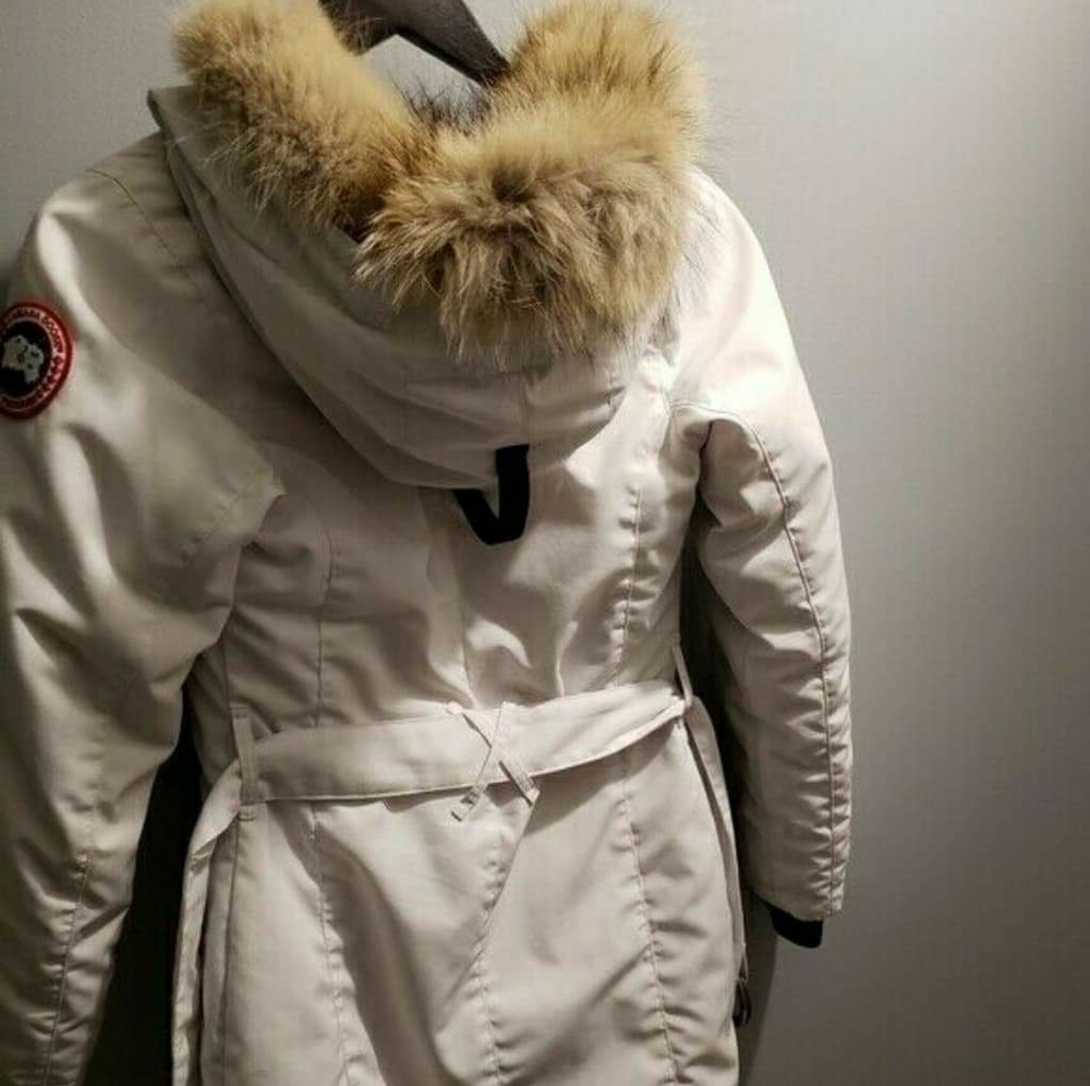 **SOLD** Like NEW Canada Goose Parka XXS